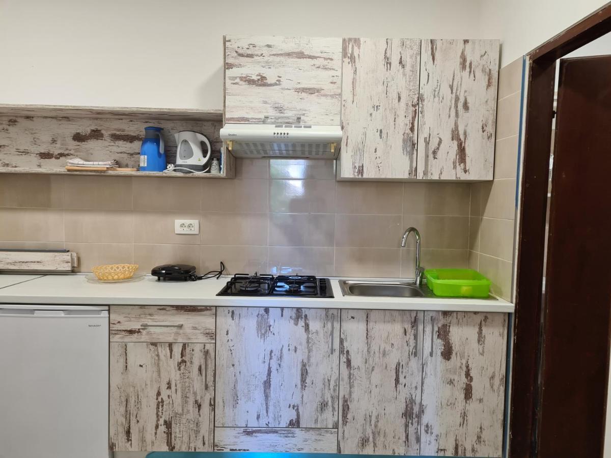 Se-Na Apartment Pula Bagian luar foto