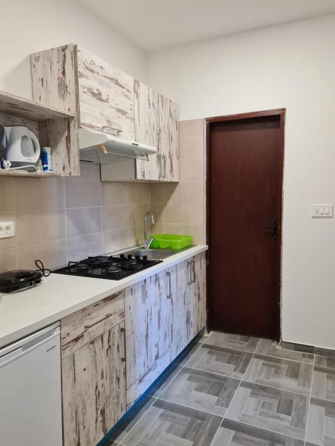 Se-Na Apartment Pula Bagian luar foto