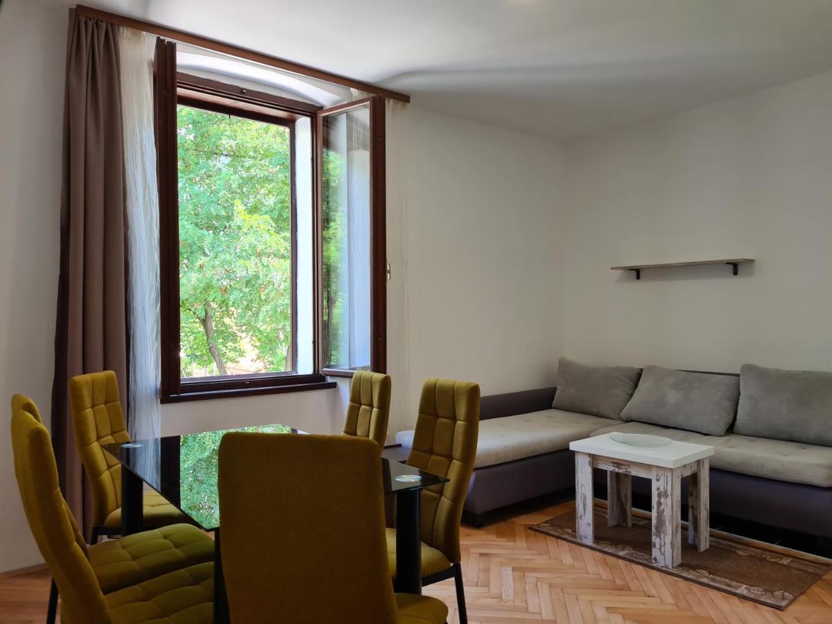 Se-Na Apartment Pula Bagian luar foto