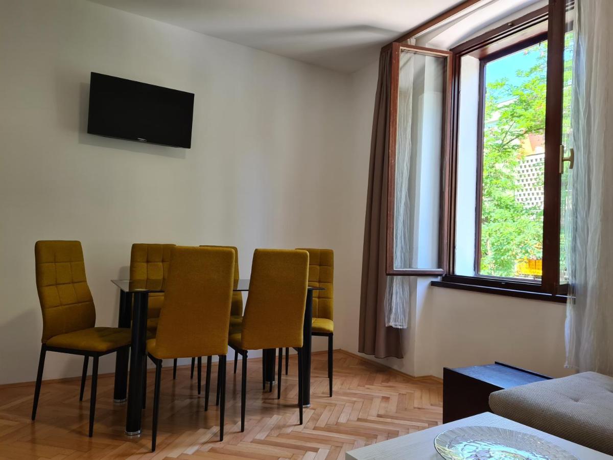Se-Na Apartment Pula Bagian luar foto