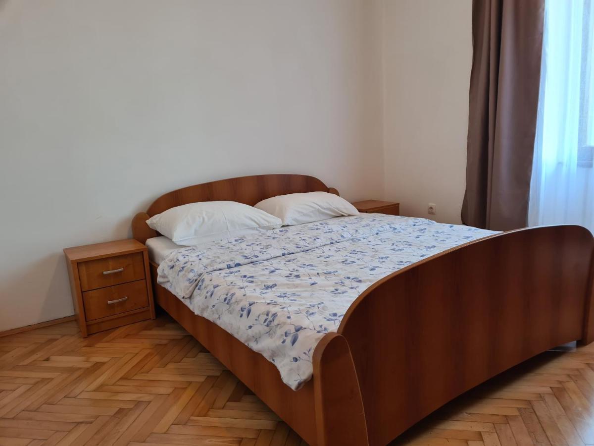 Se-Na Apartment Pula Bagian luar foto
