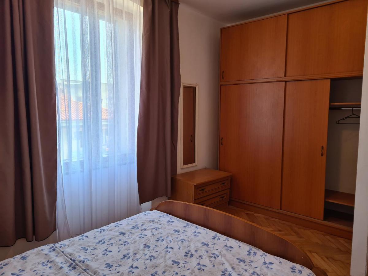 Se-Na Apartment Pula Bagian luar foto
