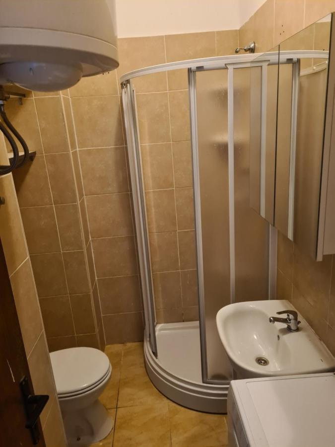 Se-Na Apartment Pula Bagian luar foto