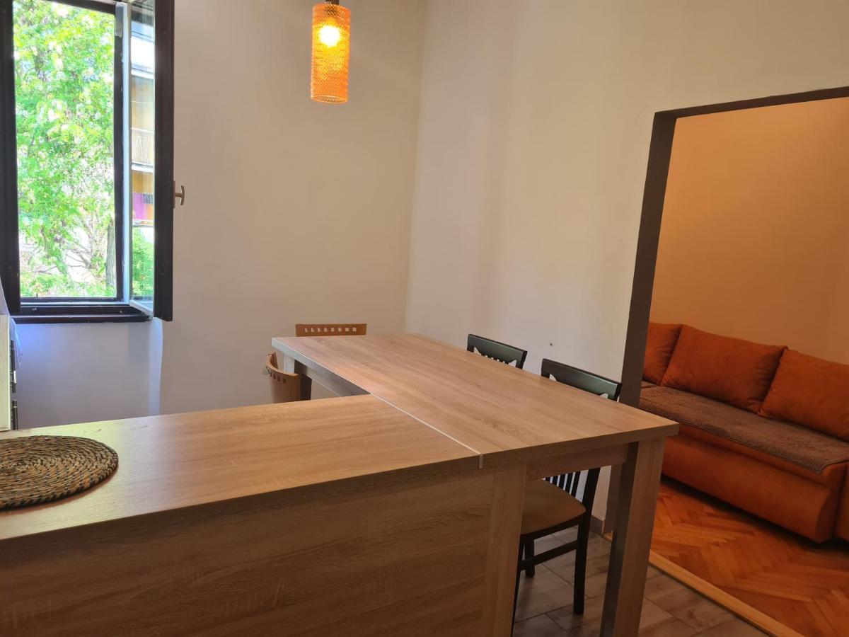 Se-Na Apartment Pula Bagian luar foto
