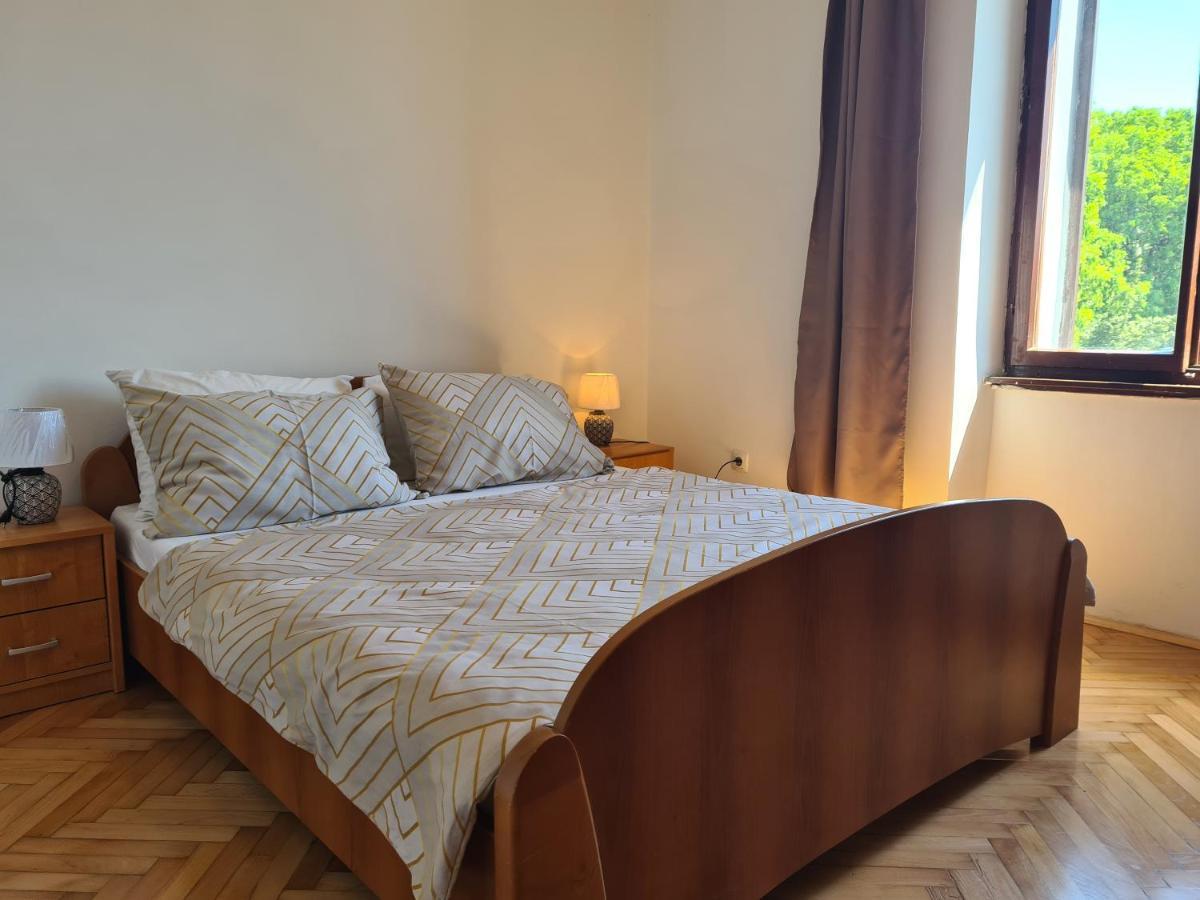 Se-Na Apartment Pula Bagian luar foto