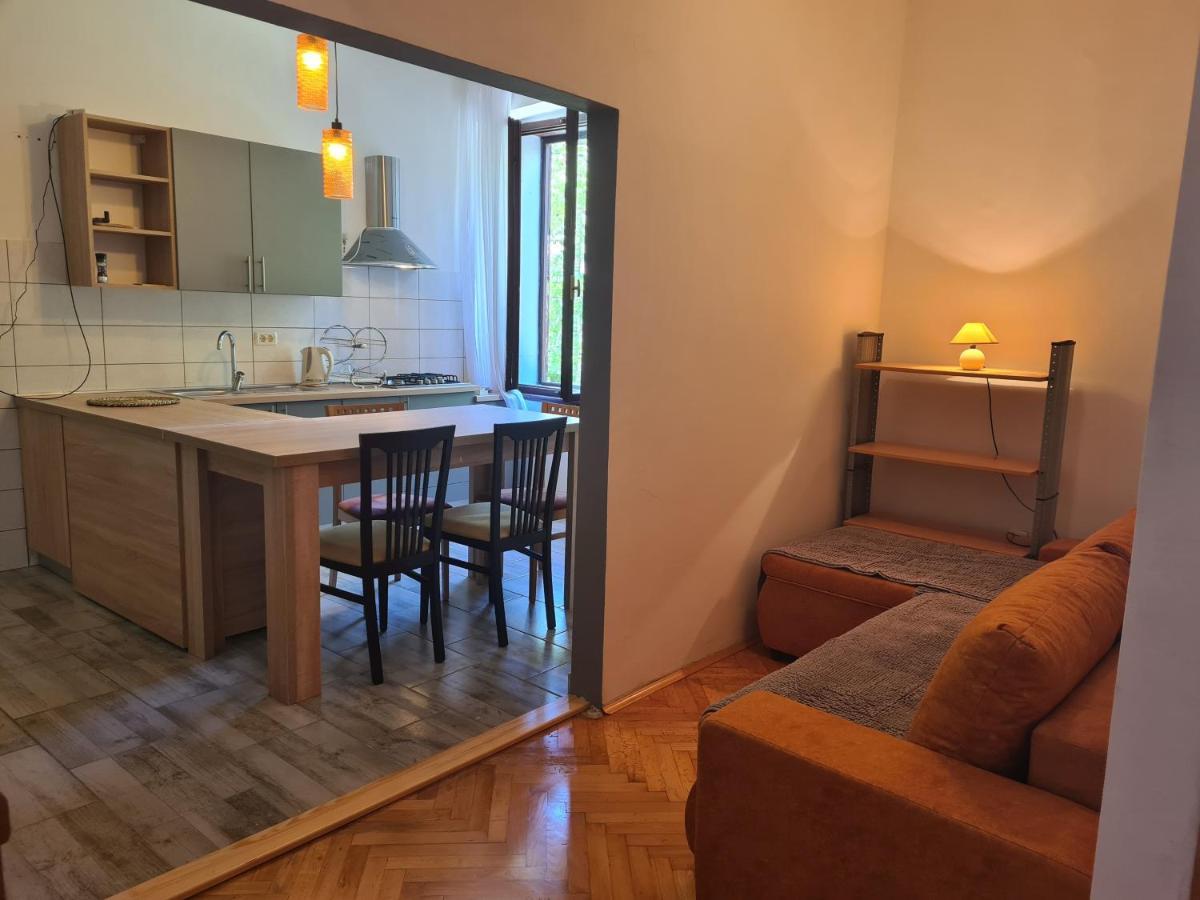 Se-Na Apartment Pula Bagian luar foto