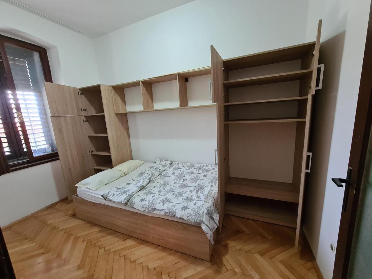 Se-Na Apartment Pula Bagian luar foto
