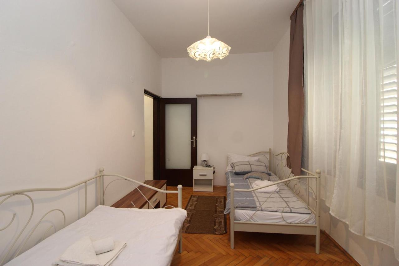 Se-Na Apartment Pula Bagian luar foto