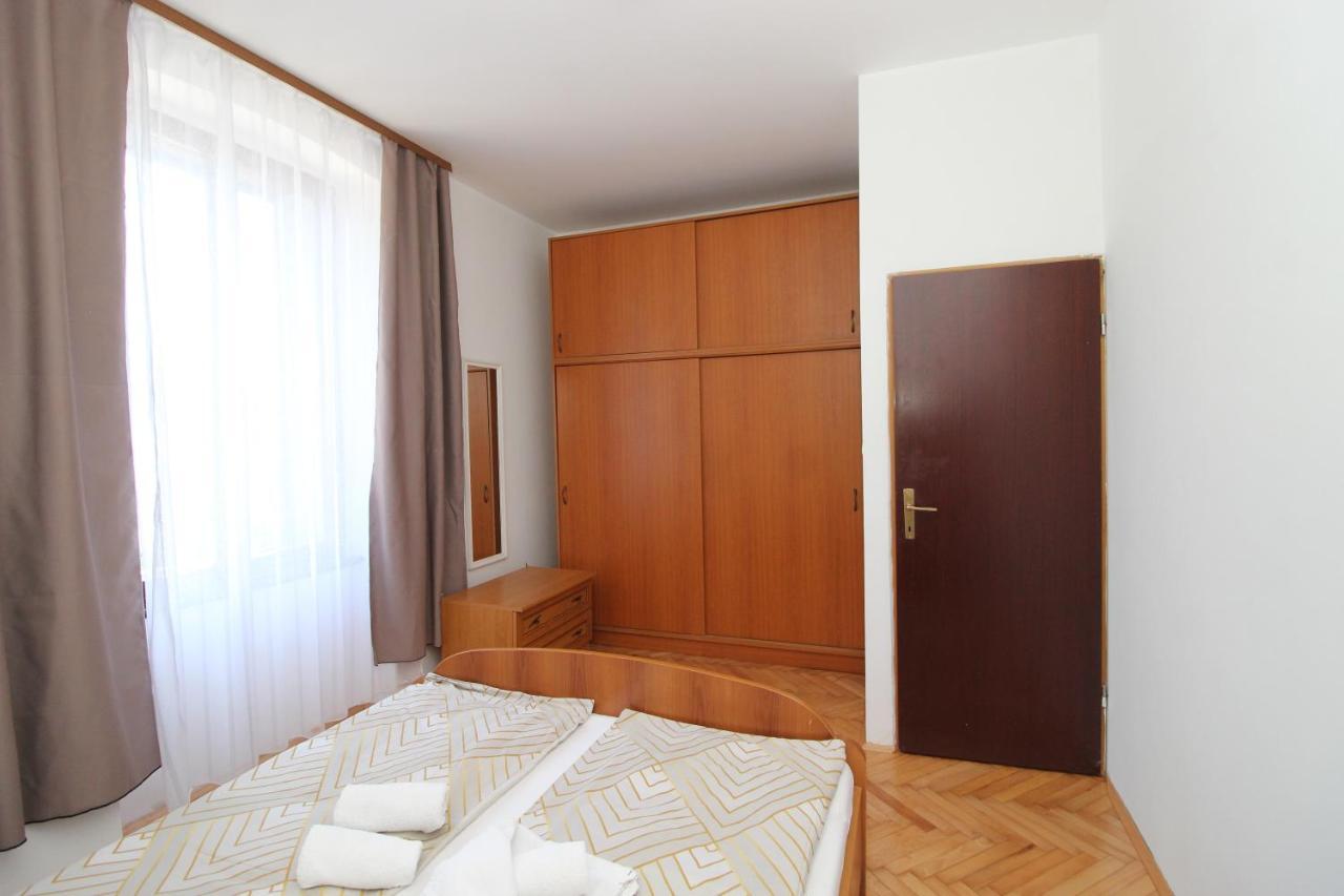 Se-Na Apartment Pula Bagian luar foto